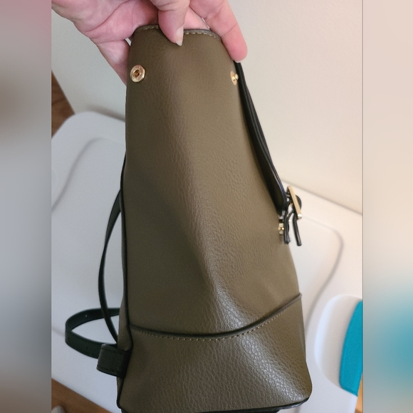 EUC Just Fab Backpack/Purse - Olive green w/ Cheetah print - Picture 6 of 15